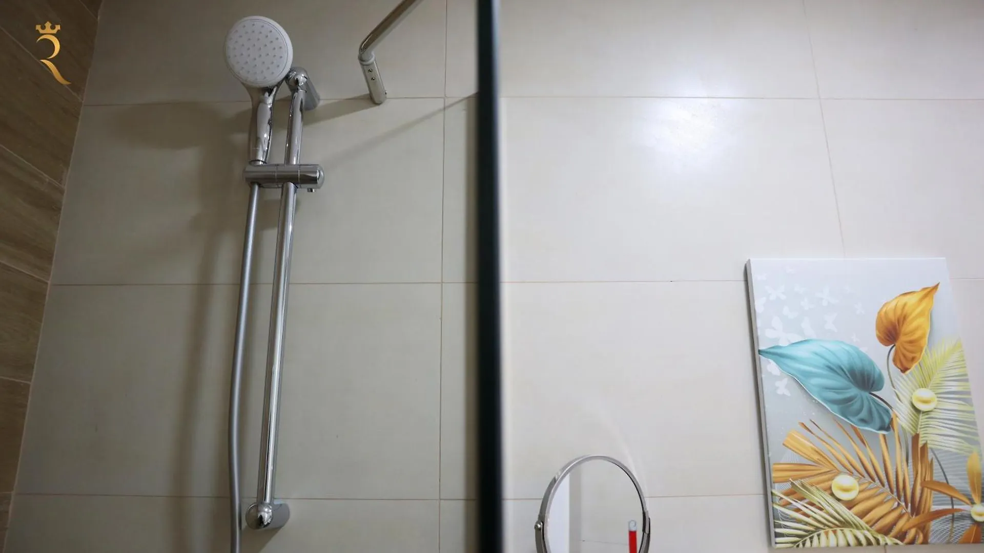 Your Sleek Transit 1Br Oasis Hideaway In Masdar City Abu Dhabi