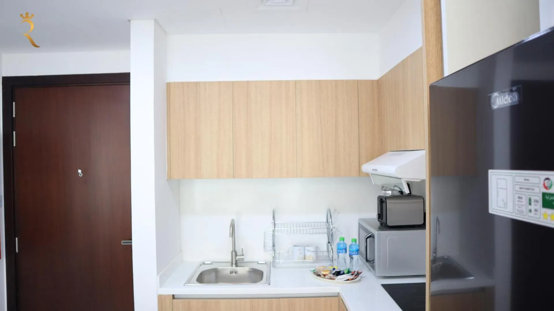 Your Sleek Transit 1Br Oasis Hideaway In Masdar City Abu Dhabi